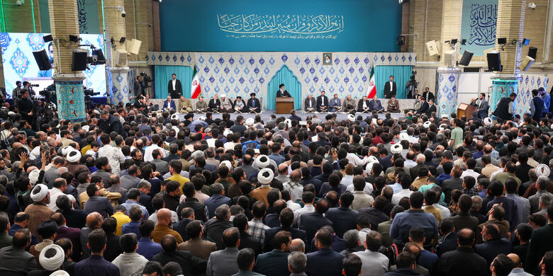 محفل انس با قرآن در اولین روز ماه مبارک رمضان محفل انس با قرآن در اولین روز ماه مبارک رمضان