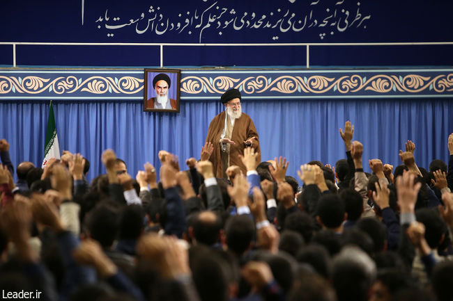 قائد الثورة الإسلامية المعظم يلتقي النخب والمواهب العلمية المتفوقة