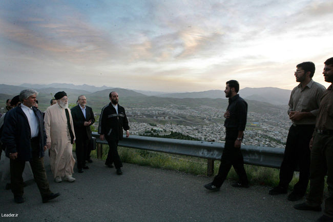 کوه پیمایی رهبر معظم انقلاب در منطقه آبیدر سنندج