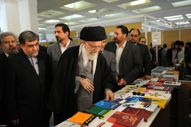 بازديد از بیست و هشتمین نمایشگاه بین المللی کتاب تهران