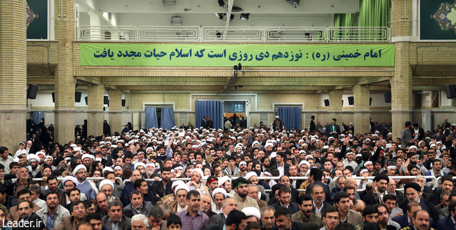 The Leader meets with thousands of people from the city of Qom.