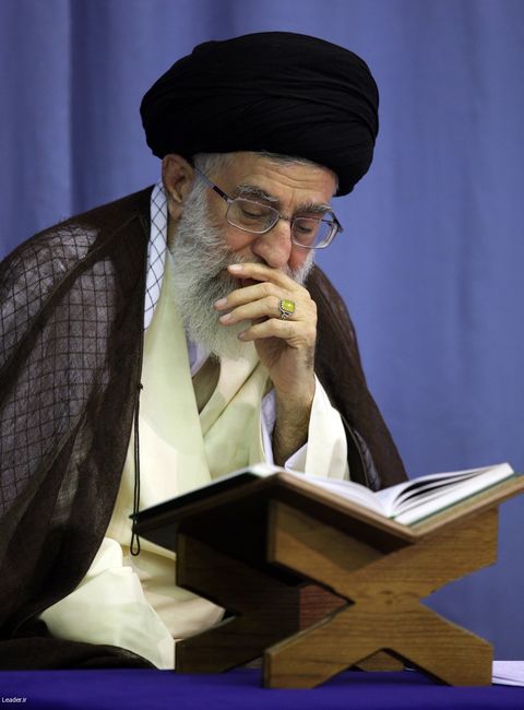 برگزاری محفل معنوی ضیافت نور و انس با قرآن در حسینیه امام خمینی (ره)