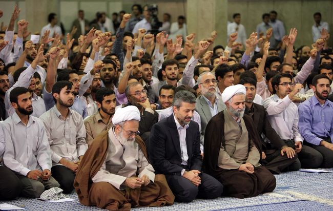 ديدار هزاران نفر از دانشجویان، نخبگان علمی – فرهنگی دانشگاهها