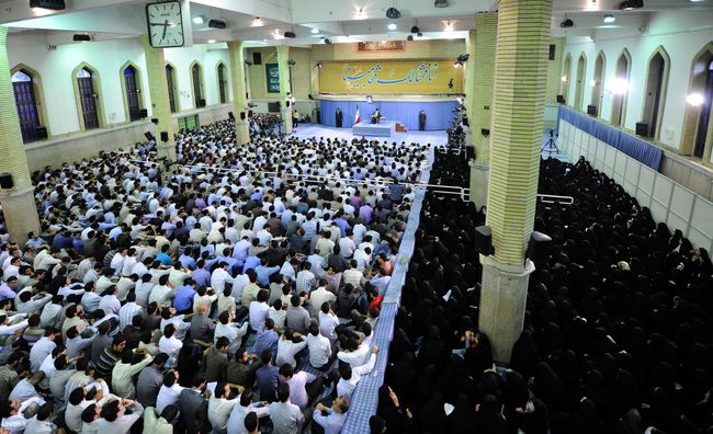 ديدار هزاران نفر از دانشجویان، نخبگان علمی – فرهنگی دانشگاهها