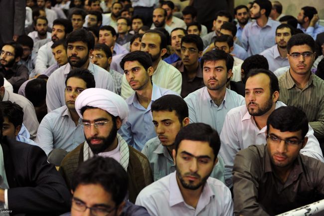 ديدار هزاران نفر از دانشجویان، نخبگان علمی – فرهنگی دانشگاهها