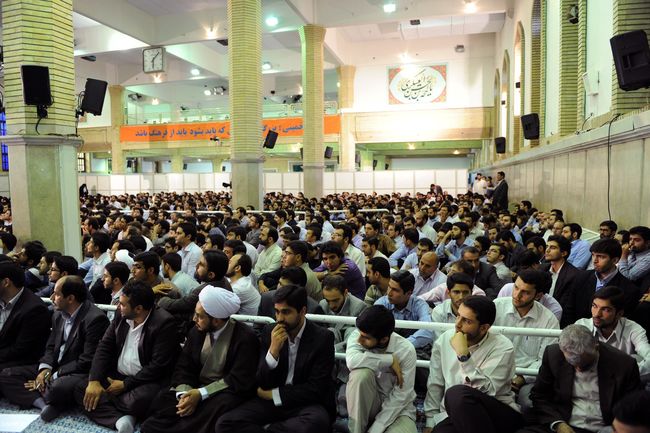 ديدار هزاران نفر از دانشجویان، نخبگان علمی – فرهنگی دانشگاهها