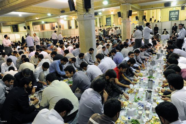 ديدار هزاران نفر از دانشجویان، نخبگان علمی – فرهنگی دانشگاهها