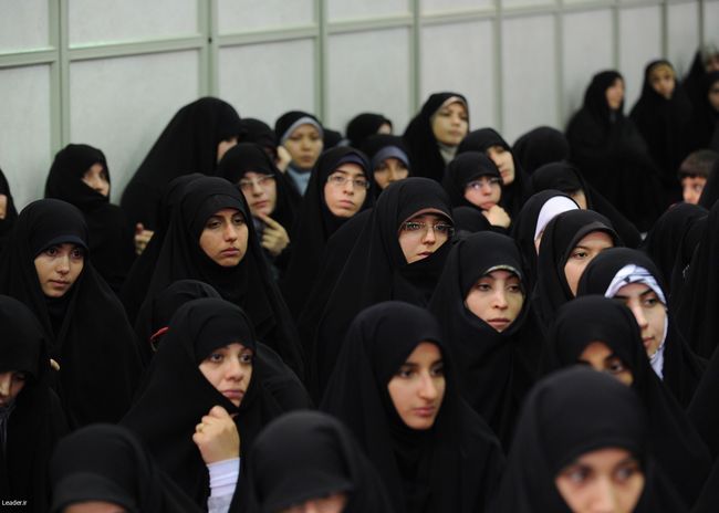 ديدار هزاران نفر از دانشجویان، نخبگان علمی – فرهنگی دانشگاهها