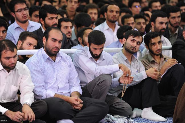 ديدار هزاران نفر از دانشجویان، نخبگان علمی – فرهنگی دانشگاهها