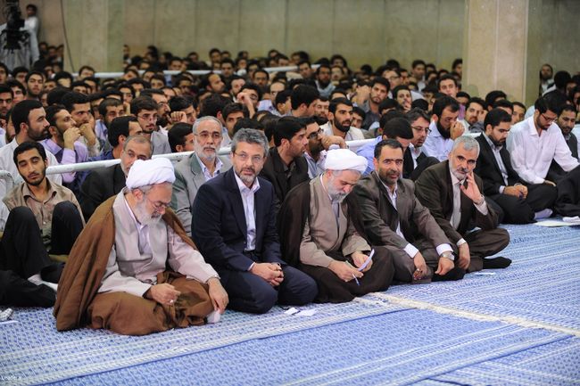 ديدار هزاران نفر از دانشجویان، نخبگان علمی – فرهنگی دانشگاهها