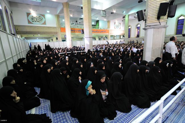 ديدار هزاران نفر از دانشجویان، نخبگان علمی – فرهنگی دانشگاهها