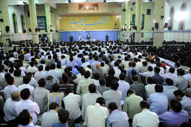 ديدار هزاران نفر از دانشجویان، نخبگان علمی – فرهنگی دانشگاهها