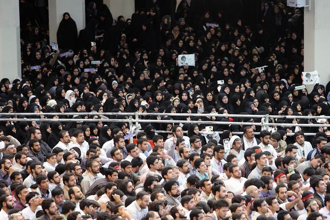 دیدار صمیمانه و پرشور هزاران نفر از دانشجویان دانشگاههای استان قم