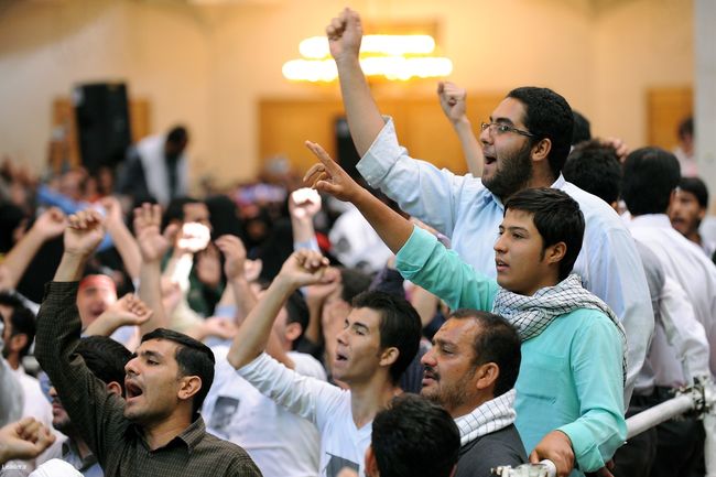 دیدار صمیمانه و پرشور هزاران نفر از دانشجویان دانشگاههای استان قم