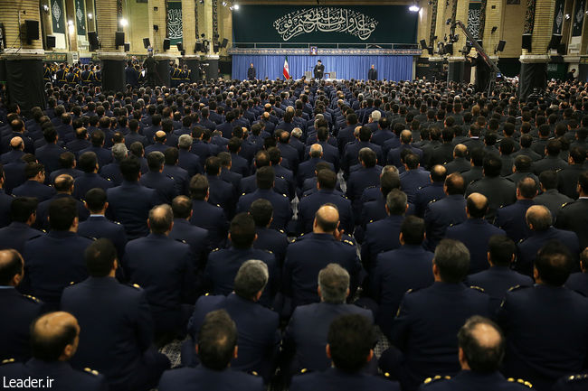 قائد الثورة الإسلامية المعظم يستقبل قادة وكوادر القوة الجوية والدفاع الجوي
