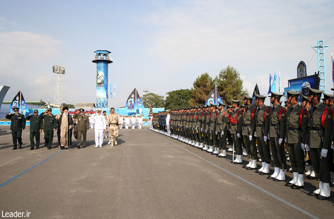 القائد العام للقوات المسلحة يحضر مراسم تخريج ضباط جامعة العلوم البحرية في نوشهر