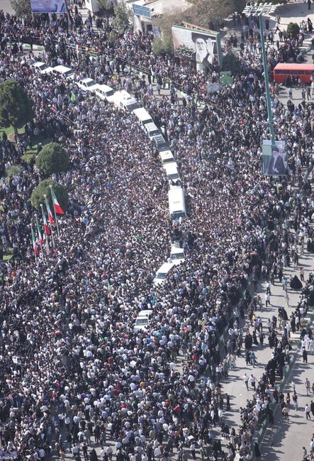 استقبال مردمی مردم کرمانشاه از رهبر معظم انقلاب