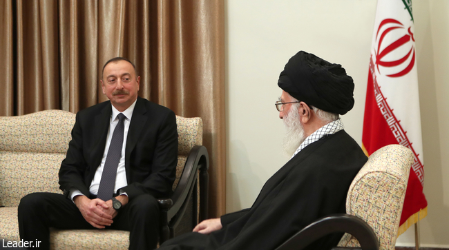 İslam İnkılâbı Rehberi Ayetullah hamanei Azerbaycan cumhurbaşkanı İlham Aliyev ve beraberindeki heyeti kabul etti