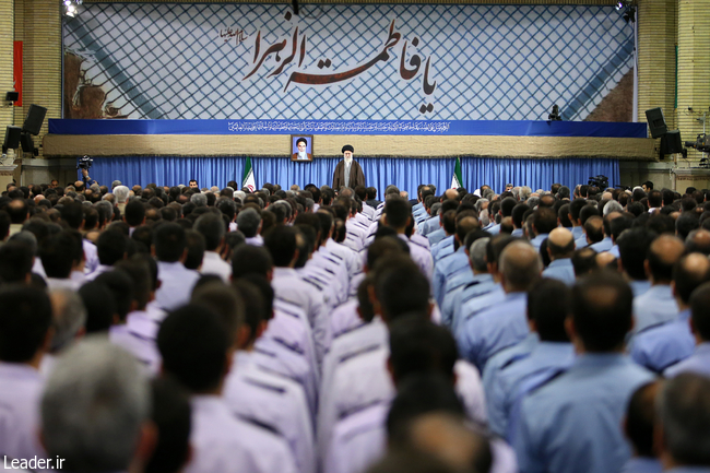 Ayatollah Khamenei receives commanders of Iran's Army.