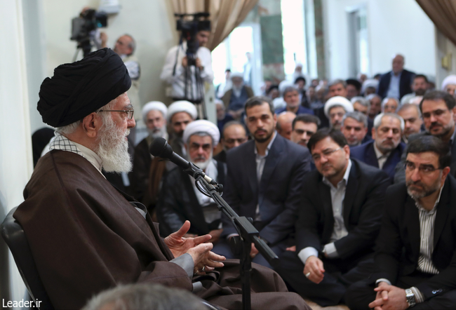 قائد الثورة الاسلامية المعظم يستقبل مسؤولي النظام الإسلامي