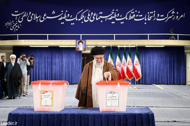 بارہویں صدارتی اور پانچویں بلدیاتی انتخابات میں رہبر انقلاب اسلامی کی شرکت
