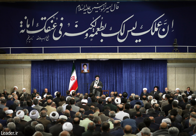 قائد الثورة الإسلامية المعظم یستقبل كبار المسؤولين وكوادر النظام