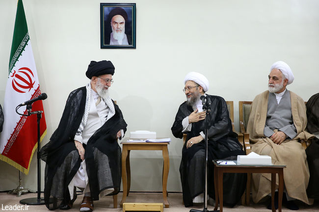 قائد الثورة الإسلامية المعظم يستقبل رئيس ومسؤولي السلطة القضائية