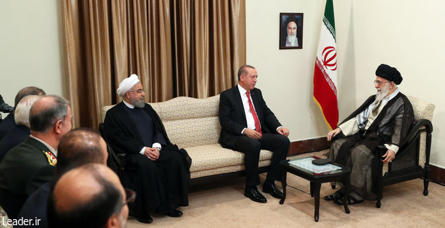 Ayatollah Khamenei receives the Turkish president and his entourage.