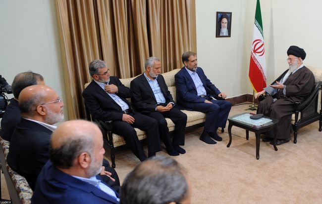 Ayatollah Khamenei receives head of the Palestinian Islamic Jihad movement and the accompanying delegation.
