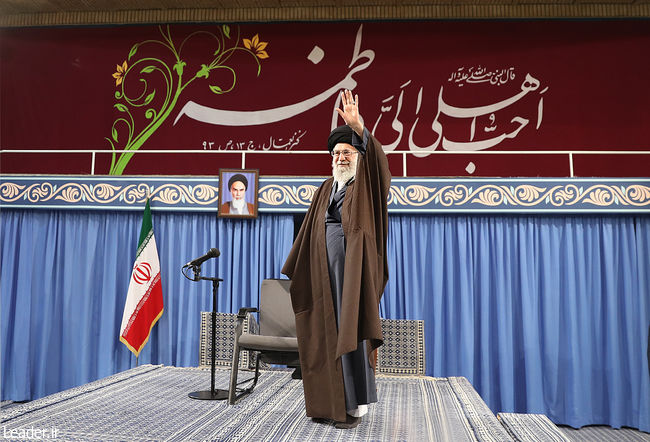 Ayatollah Khamenei receives thousands of eulogists of the Prophet Muhammad’s Household
