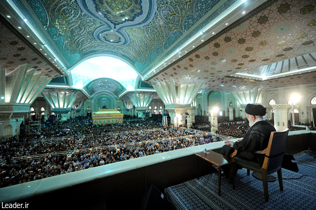Ayatollah Khamenei addresses a huge number of Imam Khomeini mourners at the Imam’s mausoleum.