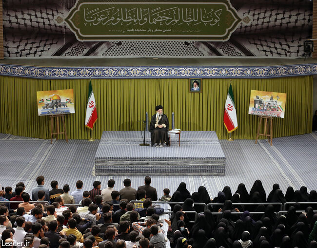 Leader of the Islamic Revolution in a meeting of thousands of high school and university students