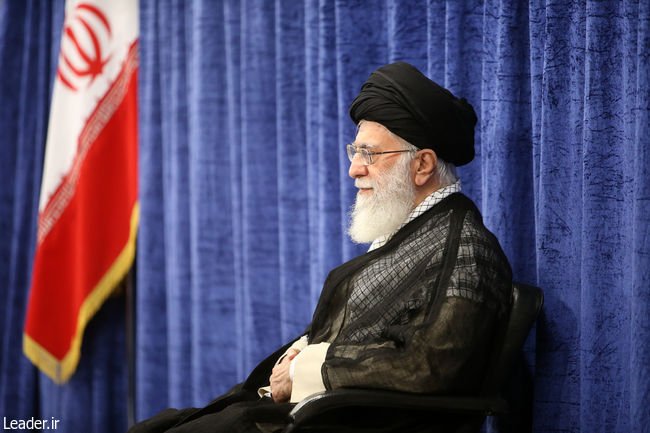 قائد الثورة الإسلامية المعظم يستقبل رؤساء السلطات الثلاث ومسؤولي النظام