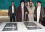 Hasrate Ayatollah Chamenei an der Ruhestätte von 4 unbekannten Märtyrern Hasrate Ayatollah Chamenei an der Ruhestätte von 4 unbekannten Märtyrern
