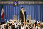 قائد الثورة الاسلامية المعظم يستقبل حشداً من طلبة العلوم الدينية من أنحاء البلاد: