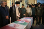قائد الثورة الإسلامية المعظم يزور الجثمان الطاهر للشهيد محسن حُججي