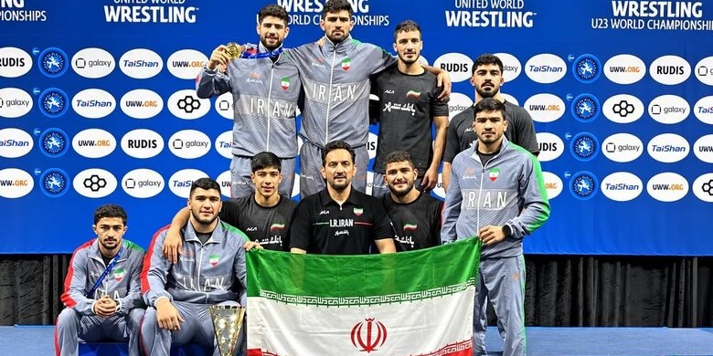 پیام رهبر انقلاب به مناسبت قهرمانی و افتخارآفرینی تیم امید کشتی آزاد در مسابقات جهانی آمریکا پیام رهبر انقلاب به مناسبت قهرمانی و افتخارآفرینی تیم امید کشتی آزاد در مسابقات جهانی آمریکا