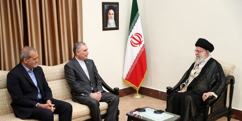 Islamic Revolution Leader Meets with Turkmenistan's National Leader and Delegation: