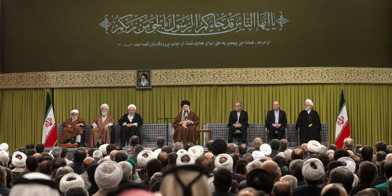 Leader meets Officials, Islamic Ambassadors, and Segments of Public