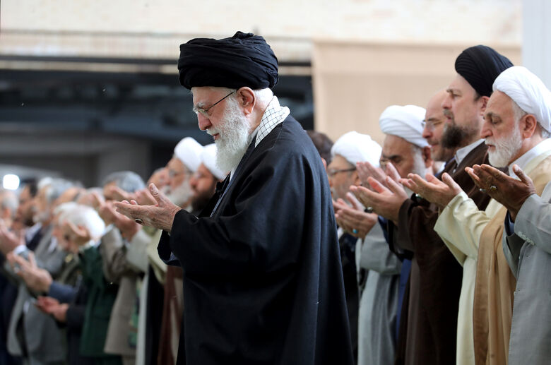 Headline: The Leader of the Islamic Revolution's Eid al-Fitr Sermon