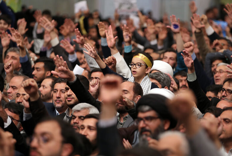 ครูหลายพันคนทั่วประเทศ เข้าพบท่านผู้นำสูงสุดการปฏิวัติอิสลาม