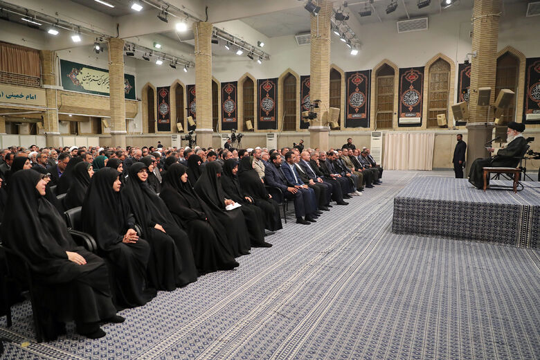 Leader Emphasizes Key Points in Meeting with President and Islamic Assembly Representatives