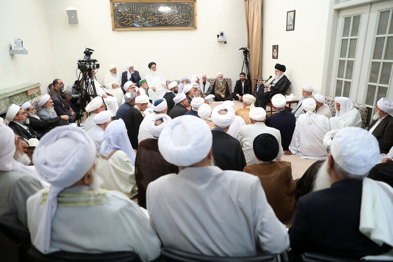 Leader of the Revolution meets scholars, Jum'ah Imams, and Sunni Seminary Principals