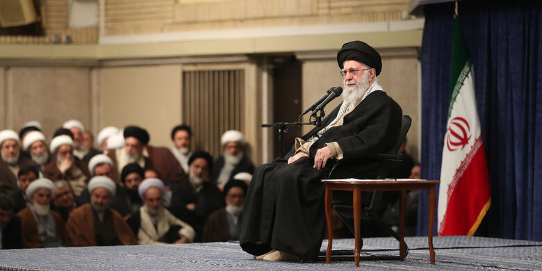 Leader of the Revolution Meets Thousands from Qom