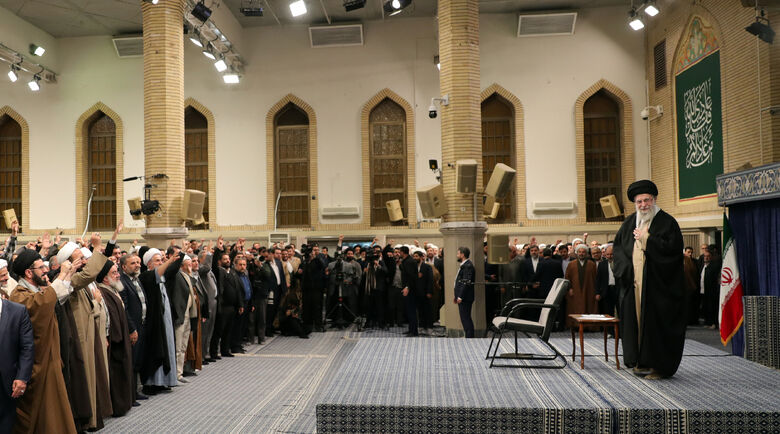 Leader of the Revolution Meets Thousands from Qom