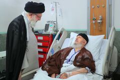 Посещение в больнице Его Светлости Аятолла Макарем Ширази