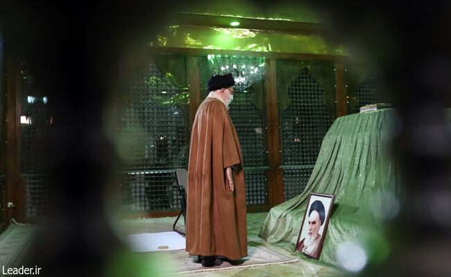 Visite du mausolée de l'Imam Khomeini - 43éme anniversaire de la Révolution