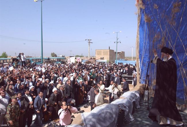 مقام معظم رهبری در جمع هزاران نفر از مردم دشت آزادگان، سوسنگرد، بستان و حميديه