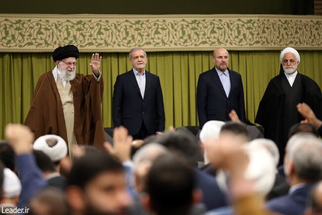 Leader meets Officials, Islamic Ambassadors, and Segments of Public