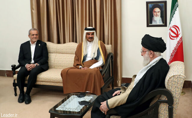 Leader of the Revolution Meets with the Emir of Qatar and Delegation